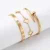 Pulsera Brazalete de Acero Inoxidable de Trébol de Cuatro Hojas Más Vendida Transfronteriza Estilo Europeo y Americano Moda Versátil Pulsera de Acero de Titanio Que No Se Desvanece