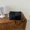 Bolsa de Ombro Feminina Nova Outono 2026 Transfronteiriça Estilo Minimalista Leve Exquisita Bolsa Transversal Bolsa de Mão Almofada