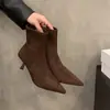 Botas Chuyuji de tacón alto, punta fina, gamuza marrón, ajustadas, botines, botas elásticas de tacón de aguja, botines de felpa estilo francés para mujer
