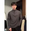 Capa base minimalista de cuello alto medio para hombre, estilo americano, con media cremallera, disponible en varios colores, una prenda básica versátil para usar en capas, se ve genial como top casual