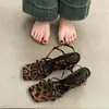 Sandalias de Tacón Grueso Casual Versátiles de Moda Tacones Altos Verano 2025 Nuevo Estilo Resort Estampado de Leopardo Moda Cómodas