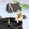 Decoración de Paisajismo para Acuario con Jiang Taigong Pescando en una Balsa de Bambú, Escena de Pesca en Balsa de Bambú Flotante, Adorno de Estanque en Patio para Hombre Mayor