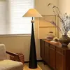 Luminária de chão estilo vintage para a sala de estar, luminária de cabeceira de quarto minimalista retrô francesa de alta qualidade, luz ambiente de piso ao lado do sofá