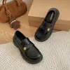 Sapatos Pequenos de Couro Academy Bico Redondo Slip-on Estilo Britânico Novos Outono Femininos Retro Salto Grosso Sapatos Individuais Femininos Mocassins 2026