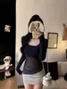 Camiseta Preta de Manga Longa com Recortes em Renda Estilo Hot Girl para Mulheres Outono 2025 Novo Estilo Chique Redutor de Idade Emagrecedor Top