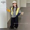 Camiseta de Manga Longa YOJIA para Meninas Primavera e Outono 2026 Nova Blusa Listrada Estilo Coreano para Meninas Pequenas Roupa Base Infantil Roupas de Outono