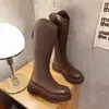 Novas Botas de Cano Médio 2024 para Outono e Inverno, Botas Altas para Baixinhas com Forro de Lã, Botas Martin com Solado Grosso para Mulheres