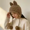 Chapéu de Tricô Fofo com Orelhas de Coelho Feito à Mão Estilo Ins Coreano para Mulheres, Novo Modelo Outono e Inverno, Chapéu Lei Feng Quente com Proteção de Orelhas Tricotado