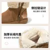 Botas de nieve para niñas, zapatos grandes de algodón para niños, nuevo estilo de invierno 2026, forrados de felpa y engrosados, botas cálidas para bebés