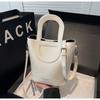 Bolsa Pequena Transfronteiriça Tendência Popular para Mulheres, Versátil Primavera/Verão 2026 Novo Modelo, Bolsa Tiracolo Estilo Coreano Simples, Bolsa de Mão Bolsa Saco