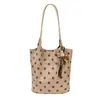Bolsa de ombro única feminina nova estilo coreano bolsa tote de bolinhas grande capacidade moda retrô bolsa feminina bolsa balde casual para o dia a dia