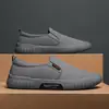 Zapatos casuales de comercio exterior transfronterizo para hombre, modelo nuevo para todas las estaciones, zapatos cómodos de tela de seda de hielo para hombre, zapatos ligeros y transpirables para conducir, zapatos para hombre para el trabajo