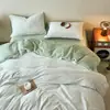Estilo Pastoral Clase A Alto Gramaje Súper Suave Terciopelo de Leche Juego de Cuatro Piezas para Dormir sin Ropa Juego de Tres Piezas Fresco y Artístico con Tallado Tridimensional para Otoño e Invierno