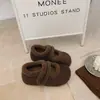 Zapatos de algodón estilo coreano Mary Janes zapatos de invierno con pelo para mujer cálidos suela gruesa sin usar por fuera velcro más terciopelo boca poco profunda aumento de altura interior