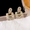Pendientes Geométricos Calados Completamente de Diamante Dongdaemun de Corea del Sur, Pendientes de Moda de Nicho Elegantes para el Trabajo, Lujo Accesible y Pendientes de Gama Alta