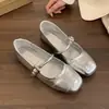 Zapatos de mujer plateados de corte bajo, nuevos zapatos de cuero pequeños casuales retro franceses de primavera y otoño, zapatos planos Mary Jane suaves estilo hada