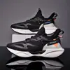 Novos Sapatos Masculinos 2025 Primavera/Verão Novos Tênis de Corrida Flyknit com Sola Oca e Cadarço Frontal Sapatos da Moda Sapatos Casuais Masculinos Atacado