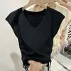 Malha de Seda Gelo Fabricada na Europa Verão Fino Listrado Manga Curta Gola V Design Slim Fit Senso de Design Camisa Base Top Nicho para Mulheres
