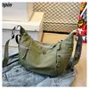 Bolsa de Tela de Nylon 2025 Primavera Nueva Versátil para Mujer Bolso de Hombro Único Cruzado Ligero Casual Calle Viaje Bolsa para Mamá