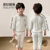 Conjunto de Pijama de Seda Ecológica Infantil Verão Fino Cor Sólida Manga Três Quartos Roupa de Casa para Meninos e Meninas, Conjunto para Ar Condicionado para Crianças Maiores