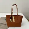 Bolsa Transfronteriza de Gran Capacidad para Mujer Verano 2026 Nuevo Versátil Moda Hombro Tendencia Viajero Retro Casual Bolso Tote