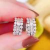 Cao Shi hebilla de oreja estilo francés lujo ligero estilo frío para mujer exquisito alta calidad súper brillante diseño hueco pendientes de circonita mujer