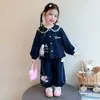 Conjunto de Roupa para Meninas Primavera e Outono 2026 Nova Moda Infantil Casual Outono Desenho Animado Conjunto de Duas Peças para Bebês Meninas