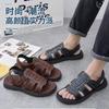 Novas Sandálias Masculinas 2025, Estilo Verão, Sapatos de Dirigir Outdoor de Alta Qualidade, Sola Grossa, Tamanho Grande, Sandálias Casuais de Praia para Meia-Idade