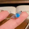 Anel Folha de Rosa Octogonal do Milênio para Mulheres, Fashionável e Luxuoso, Versátil e Elegante, com Anel Flor de Rosa de Diamante de Alto Carbono