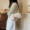 Bolso de Mano de Bolos Floral de Nicho de Moda de Alta Apariencia 2026 Nuevo Bolso Dulce tipo Baguette para Hombro o Axila