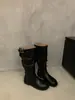 Botas de plataforma con un diseño elegante, tacón grueso, botas Martin de caña alta para mujer, estilo francés de principios de otoño, gamuza color caqui, ajuste ceñido, botas de montar