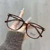 Nuevas Gafas Cuadradas Negras de Marco Grande para Mujer con un Estilo Maduro de Alta Gama, Aspecto Natural, Luz Azul Anti-Reflejo, Adelgazantes, Gafas de Moda sin Graduación