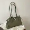 Bolso Maillard de Felpa Gamuzada para Mujer 2026 Nuevo Otoño Retro Bolso de Hombro Único para el Trabajo Bolso de Axila Exquisito Versátil