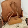 Bolso de axila retro de gamuza estilo coreano, de nicho, para mujer, perfecto para el trayecto de otoño, versátil, chic y elegante, de hombro o de mano