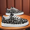 Zapatos de Verano para Hombre Nuevos Zapatos de Lona Transpirables Zapatos de Hombre de Estilo Coreano Modernos Versátiles de Suela Gruesa Zapatos Blancos Zapatos Deportivos Casuales Tenis