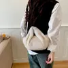 Nova Bolsa de Pelúcia 2026 para o Dia a Dia Bolsa de Ombro de Mão Moda Versátil Feminina Grande Capacidade Ombro Único Transversal