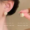 ¡Flores Pequeñas y Brillantes! Pendientes Pequeños de Flor de Hortensia Fragante para Mujer Diseño de Nicho Pendientes de Gama Alta Pendientes Suaves y Dulces