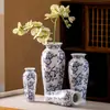 Adornos de Jarrón de Porcelana Azul y Blanco Vintage para Sala de Estar Cerámica para Arreglos Florales Estética de la Dinastía Song Lujo Ligero Sentido Avanzado Jarrón Decorativo para Flores
