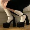 Sandalias de Plataforma Cuadradas Impermeables Versátiles Europeas y Americanas con Tacón Grueso Hueco para Dedo del Pie Moda Pasarela Tacones Súper Altos Nuevo Estilo Otoño 2025