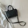 Bolso Retro Nicho con Patrón Tejido para Mujer 2025 Nueva Moda Versátil Bolso Cruzado Exquisito Super Popular Bolso de Mano Pequeño