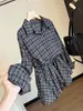 Vestido Chemise Plaid Color Block Retrô para Mulheres, Novo Estilo de Outono, Gola POLO Elegante, Cintura Marcada, Vestido Curto Fashion e Único
