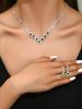 Joyería al por mayor de comercio exterior: Conjunto de Tres Piezas para Mujer: Collar, Aretes y Pulsera de Crisantemo Pequeño para Bodas y Fiestas Nocturnas, Joyería Versátil para la Noche