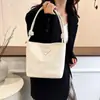 Bolso de Mujer 2024 Nueva Moda Casual Color Sólido Textura Estilo Literario Estilo Occidental Casual Versátil Bolso de Hombro