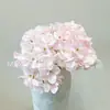 Flor artificial rosa flor de boda diseño de sala de bodas guía de flores para el camino flor interior flor de seda flor artificial exhibición en jarrón fila de flores
