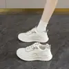 Nueva colección de otoño: zapatillas de mujer de moda, con plataforma gruesa, que aumentan la altura, de estilo preppy, con suelas transpirables y ligeras para uso casual y deportivo
