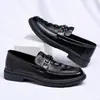 2026 Zapatos de Cuero Redondos Estilo Británico Retro para Hombre Zapatos de Conducir Antideslizantes de Suela Gruesa de Moda Zapatos de Cuero Talla Grande Estilo Coreano