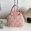 Bolsa de Cosméticos Invierno 2025 Nueva Textura Algodón Burbuja Bordado en la Axila Gran Capacidad Bolso de Mano Portátil Bolsa para Salir