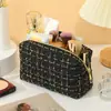 Nuevo Estilo Rojo Internet Sobre Rojo Lujo Ligero Bolsa de Almacenamiento de Cosméticos Bolso de Viaje Portátil para Mujer Bolsa Pequeña de Algodón Sanitario Estilo Chanel de Alta Calidad