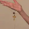 "Oración de Caramelo" Maillard Retro Collar de Cruz con Perlas Moda Otoño e Invierno El Más Fácil de Combinar Cadena para Clavícula de Aspecto Elevado