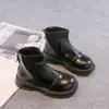Botas Femininas 2025 Outono e Inverno Novas Sola Macia Retrô Botas de Princesa Infantis Botas Curtas Botas de Couro Botas Botas Forradas com Lã Botas de Algodão